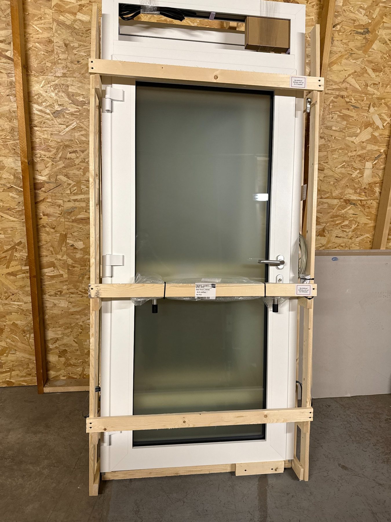 Porte blanche neuve protégée avant pose